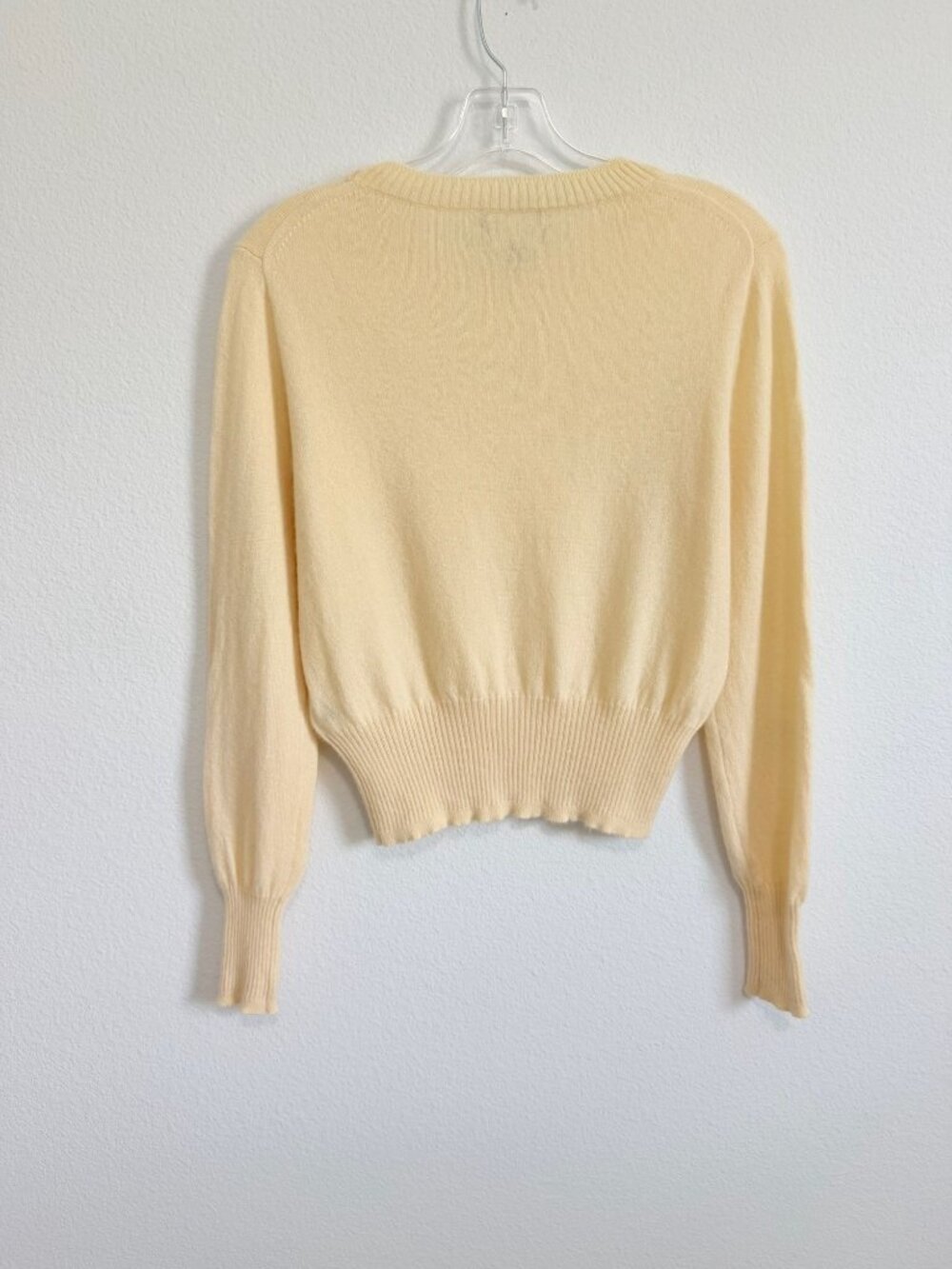 J. Crew 100% Cashmere Long Sleeve Round Neck Yellow Pullover Sweater Size S - Picture 2 of 7